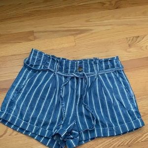 Women’s high rise AE shorts!